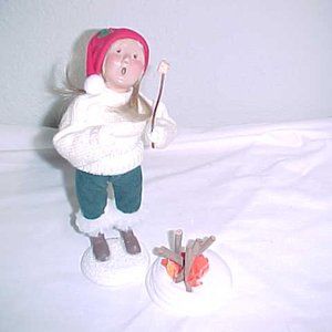 2000 Byers Choice Caroler Girl with Marshmallow and Campfire Signed &  NUMBERED